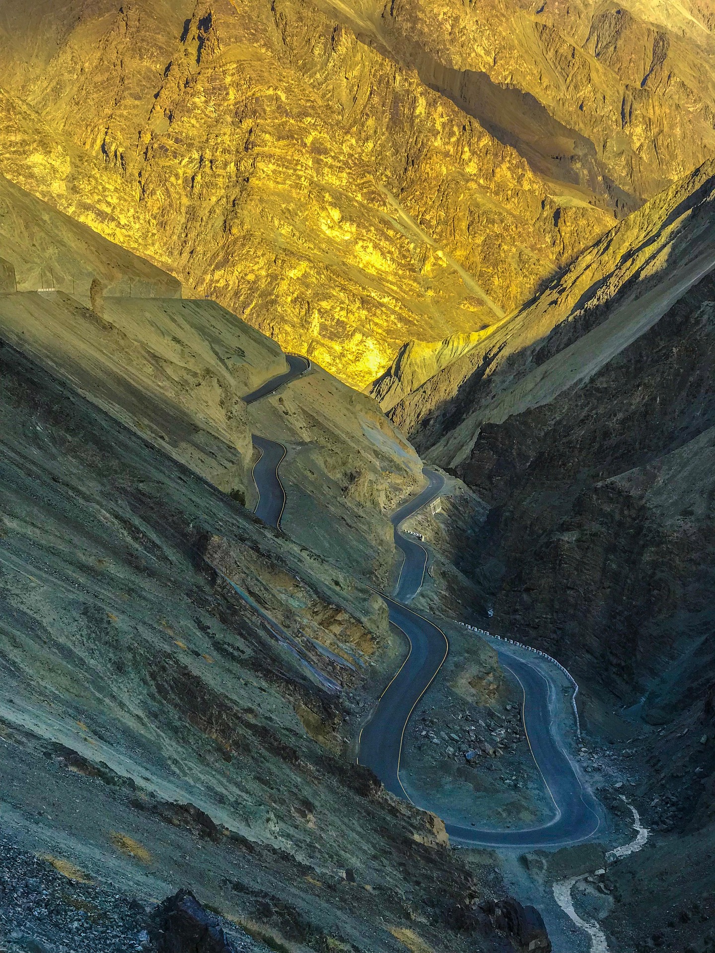 Ladakh Heights & Turquoise Lakes Odyssey